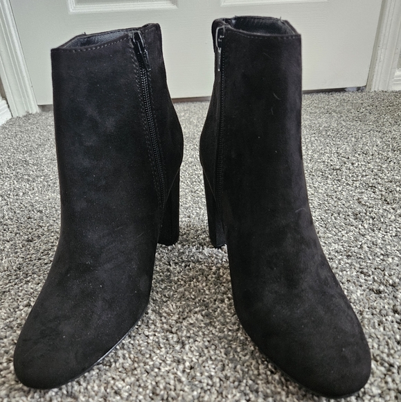 NWOT High Heel Ankle Boots - Size 9 - Picture 3 of 4